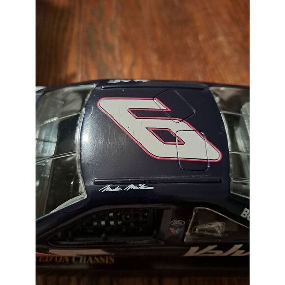 Vintage 96 Racing Champions Mark Martin Valvoline Die Cast Nascar Race Car - Picture 5 of 12